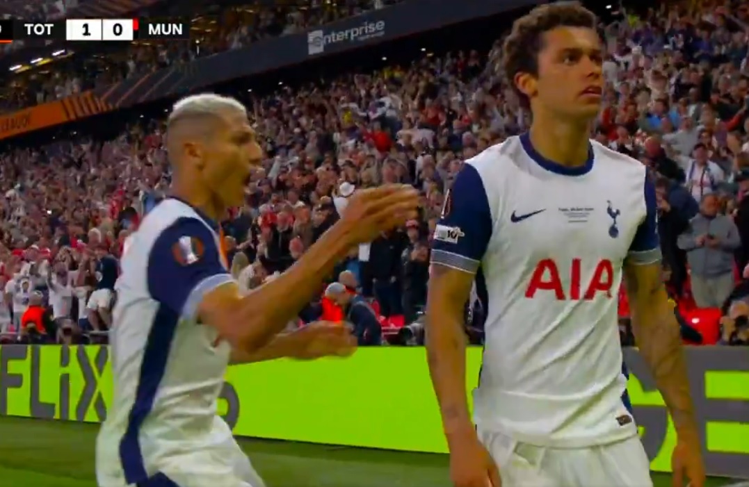 Jak to wpadło?! Tottenham czekał na takiego gola 17 lat! [WIDEO]