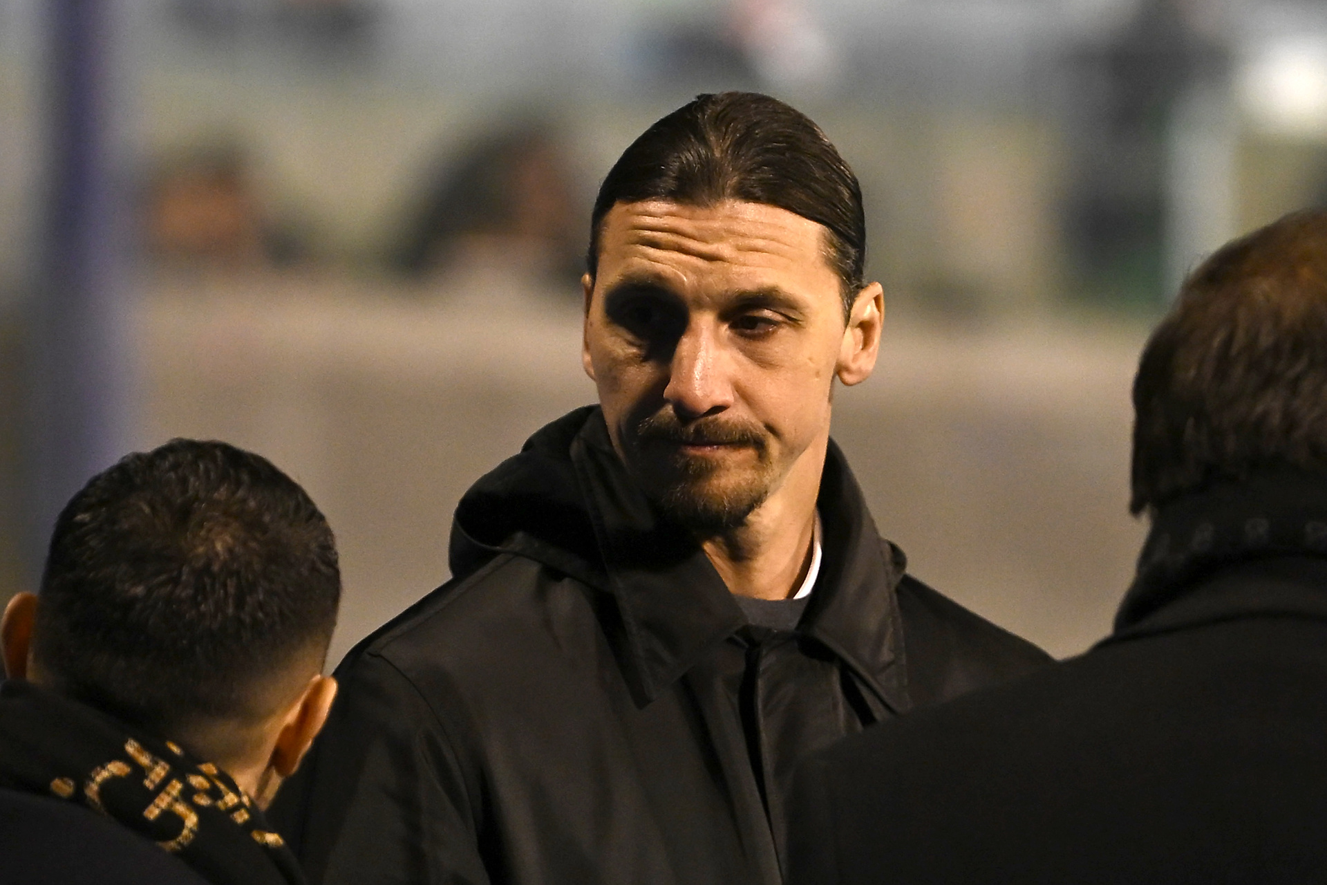 Zdobył pas UFC i zadzwonił do… Ibrahimovicia. Był środek nocy [ZDJĘCIE]