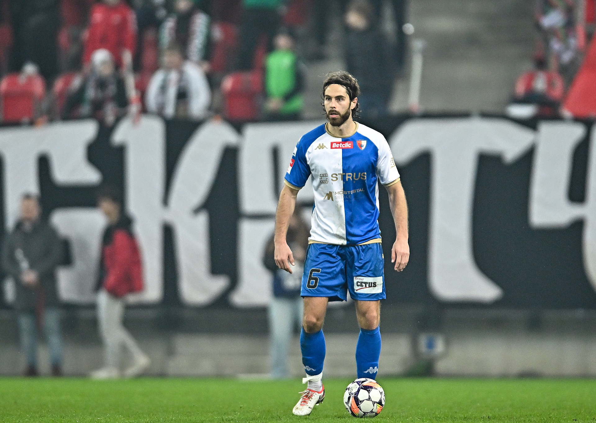 Transfer sezonu w I lidze? Obrońca strzelił osiem goli