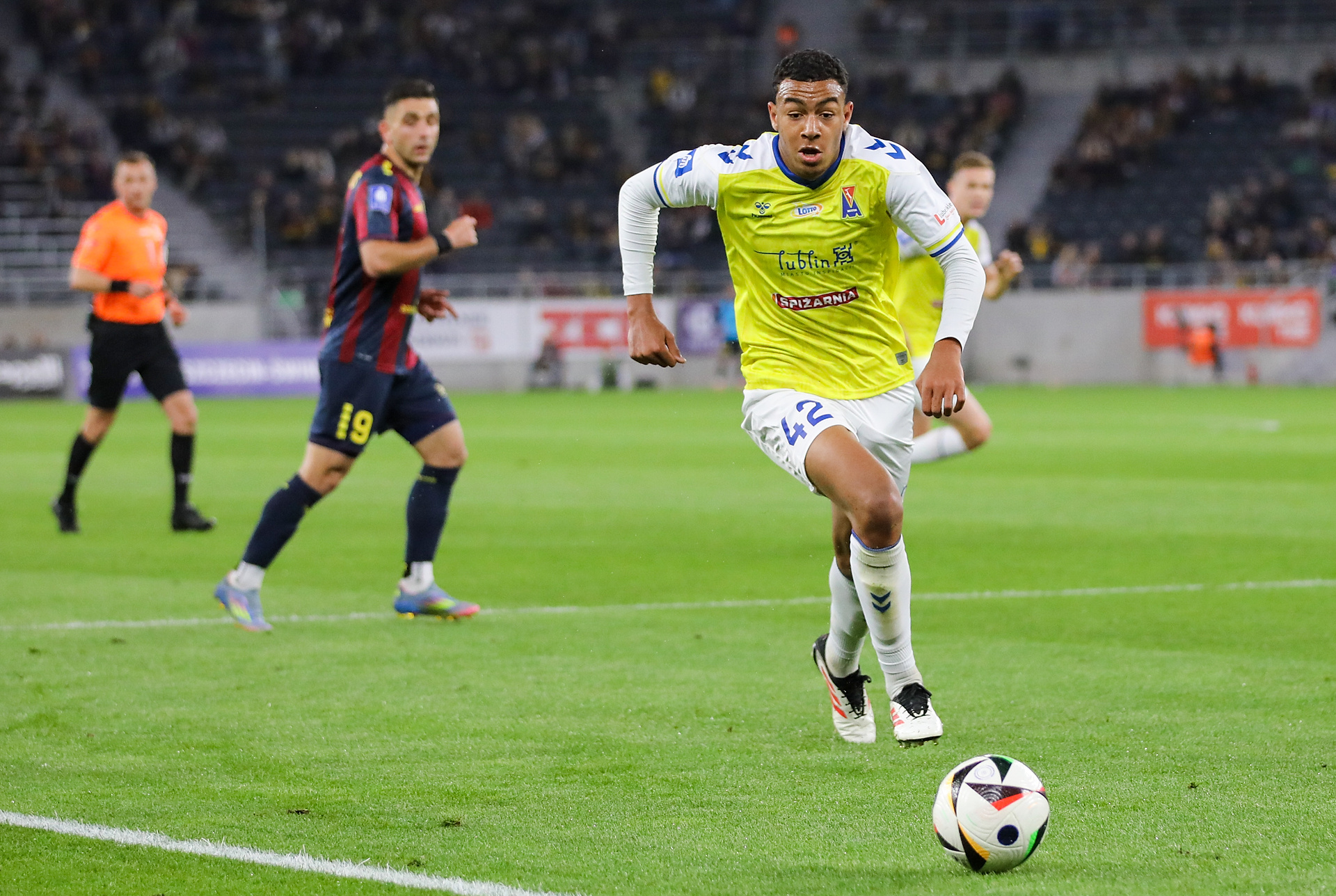 Absolutna sensacja! Angielski gigant negocjuje transfer Polaka, padnie rekord Ekstraklasy? [NASZ NEWS] 