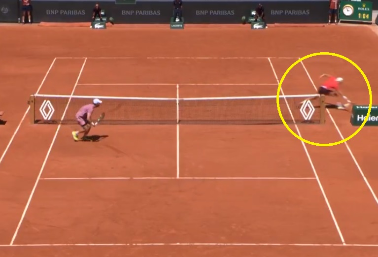 Kosmiczny punkt na Roland Garros. Zagranie turnieju! [WIDEO]