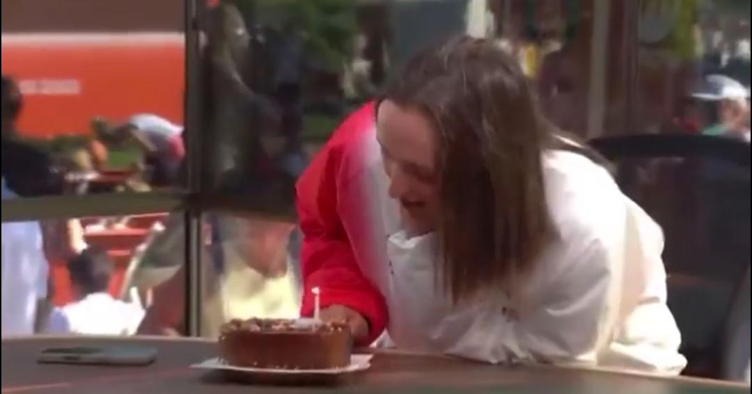 Śpiewy po polsku na cześć Świątek. Co za obrazki [WIDEO]