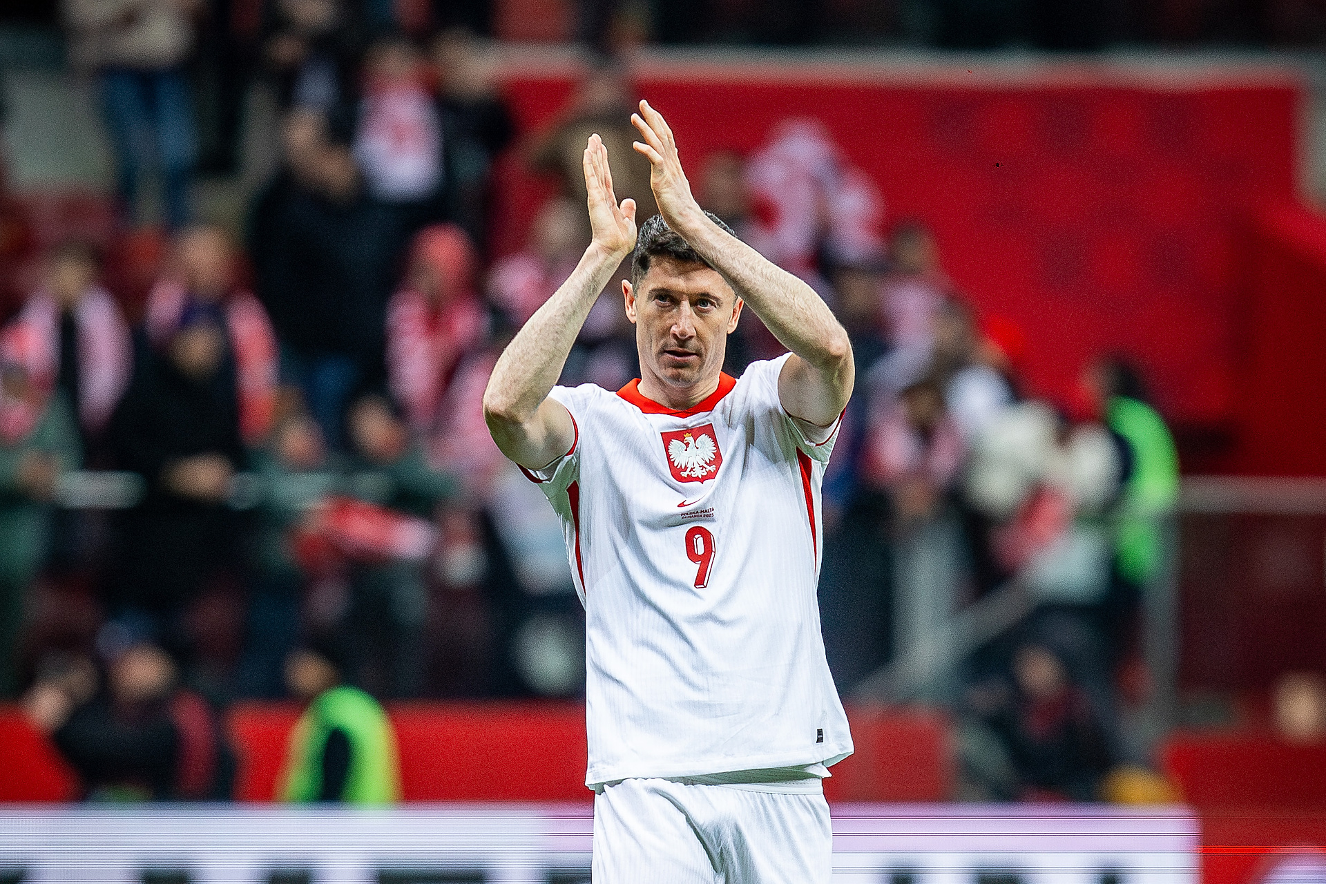 Stanęli w obronie Lewandowskiego. "Opuścił tylko jeden mecz" [WIDEO]