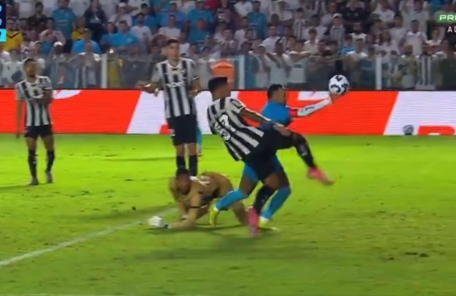 Neymar wyleciał z czerwoną kartką. Co za głupota gwiazdy [WIDEO]
