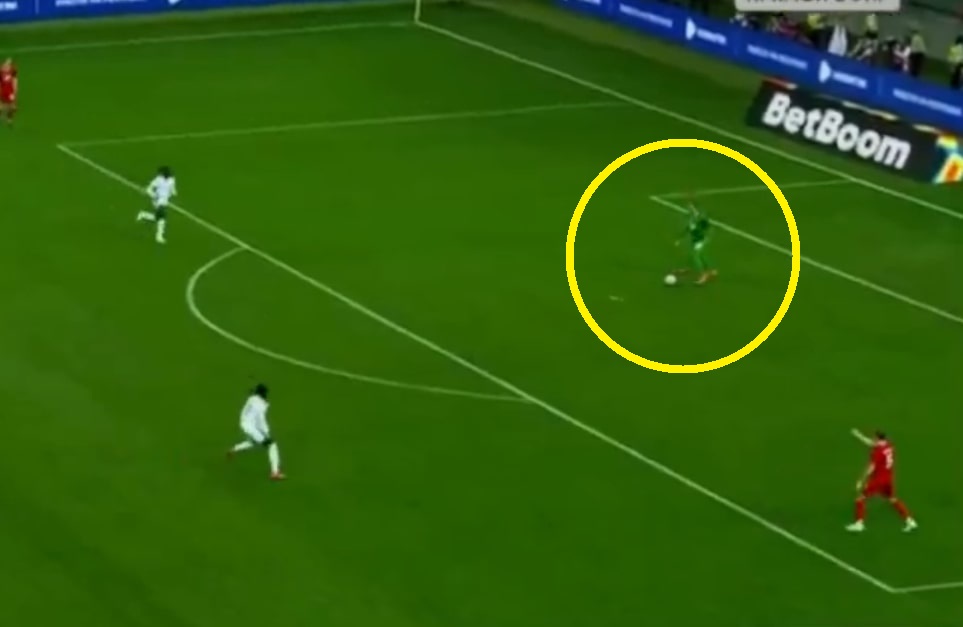 Były uczestnik MŚ zatrzymał Rosję! Fatalny błąd gracza PSG [WIDEO]