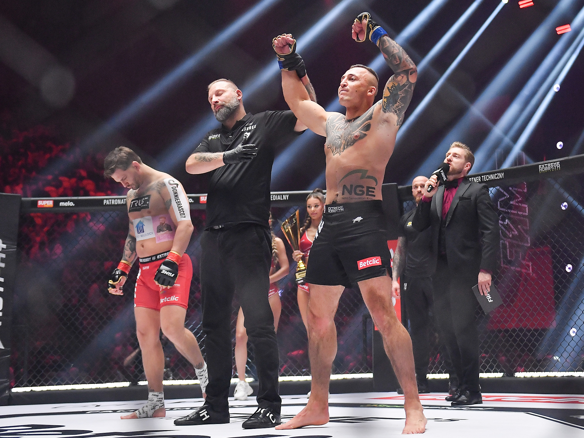 "Na gołe łapy w boksie". Nowa gwiazda freakfightów chce brutalnego starcia