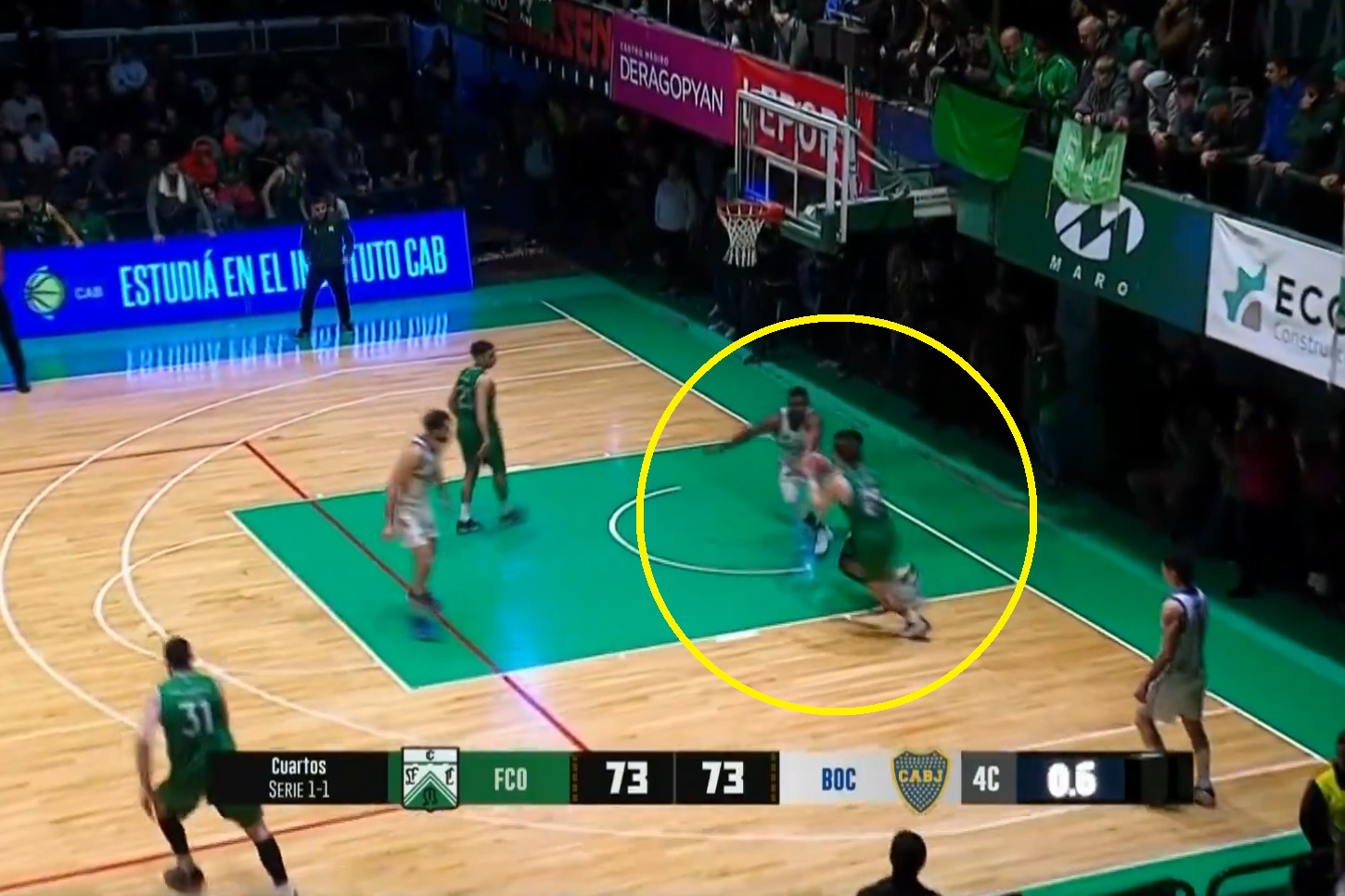 Ale urwał! 0,2 sekundy do końca, taki rzut na wagę triumfu [WIDEO]