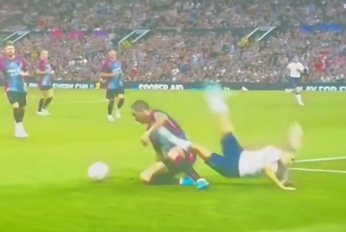 Bonucci wyciął kobietę wślizgiem. Ostro w meczu gwiazd [WIDEO] 