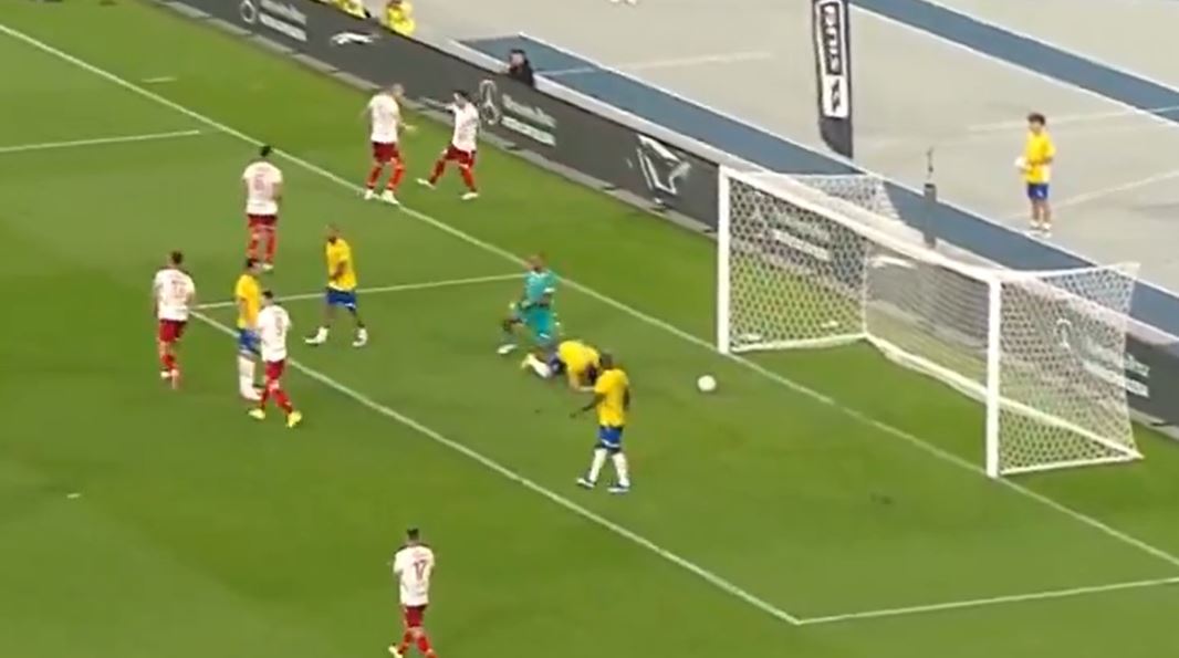 Orły Nawałki zremisowały z Brazylią. Piękna akcja Polaków na oczach Ronaldinho [WIDEO]