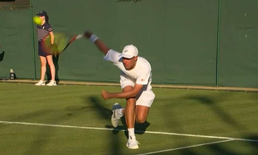 Polak sprawił sensację na Wimbledonie! Wyrzucił byłego finalistę turnieju