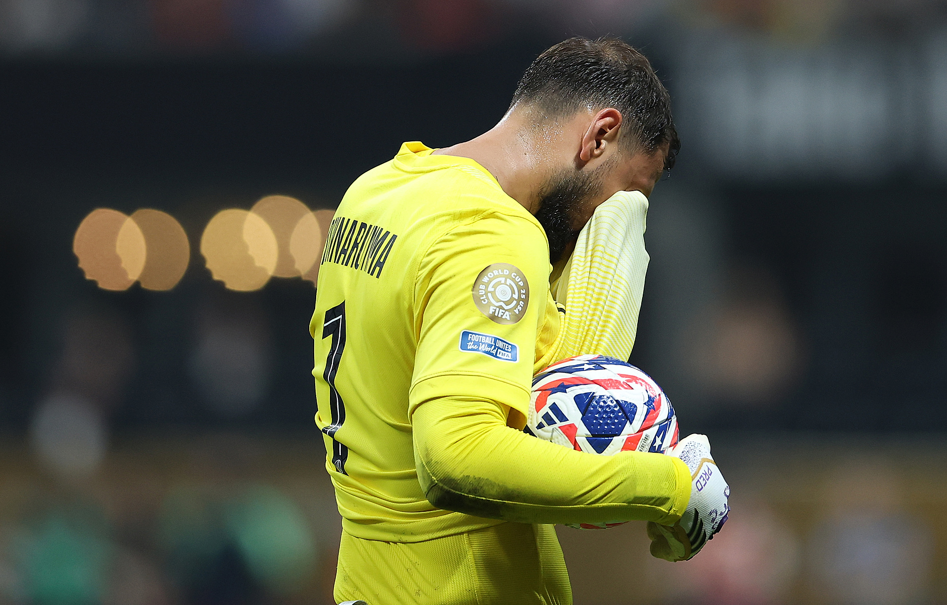 Agent Donnarummy wypalił do PSG. "Nie mają żadnego szacunku"