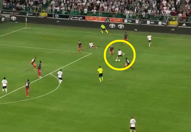 Biczachczjan odpalił armatę. Co za gol dla Legii! [WIDEO]