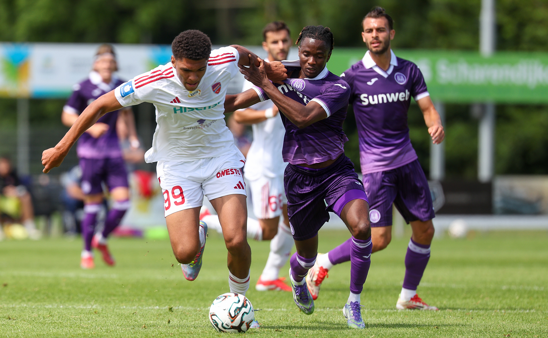 Raków odrobił dwie bramki straty z Anderlechtem. Piękny gol na wagę remisu [WIDEO]