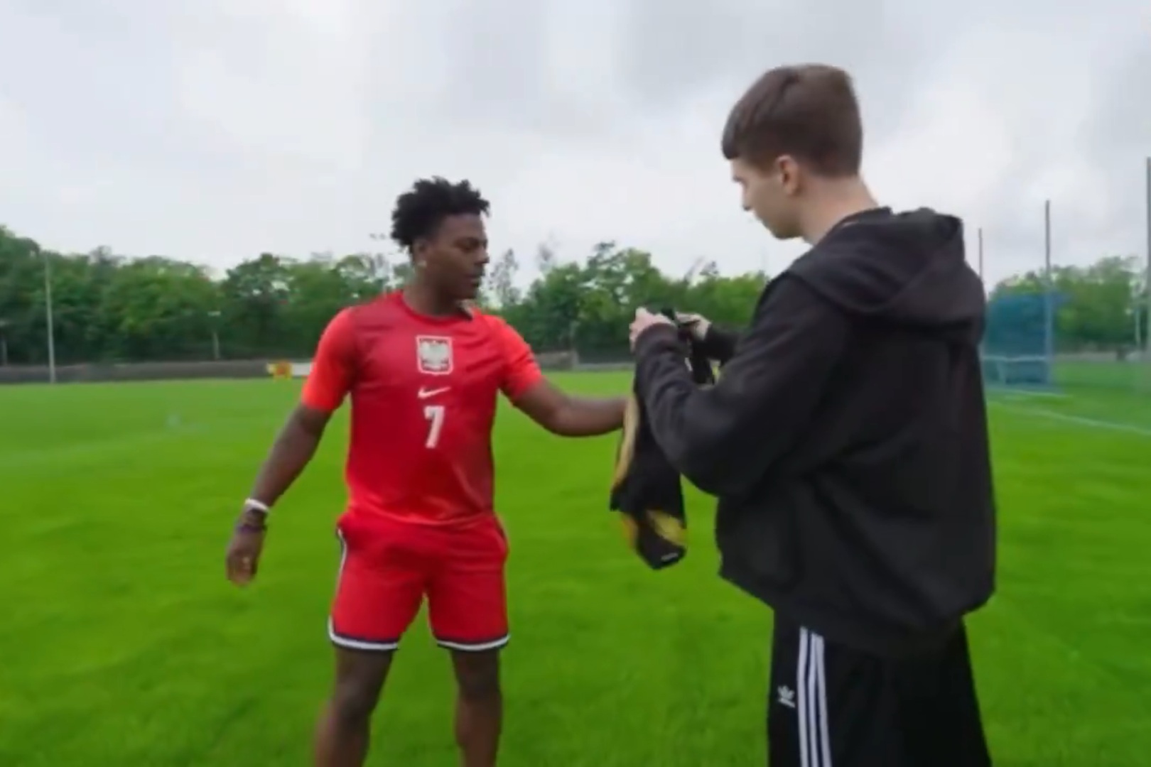 "IShowSpeed" z koszulką polskiego klubu. I to od kogo [WIDEO]