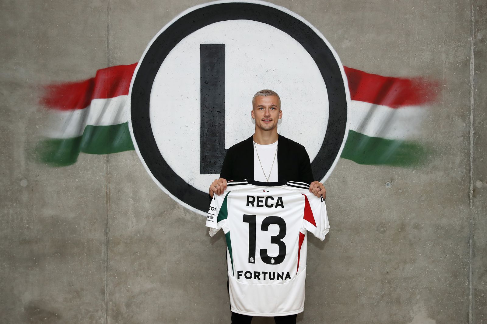 Legia potwierdziła głośny transfer! Były reprezentant Polski w Warszawie