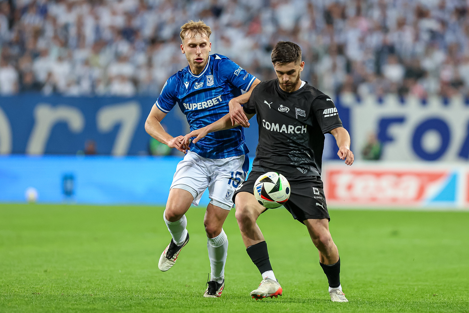 Lech rozgromiony przez Cracovię! Sensacja w Poznaniu [RELACJA]