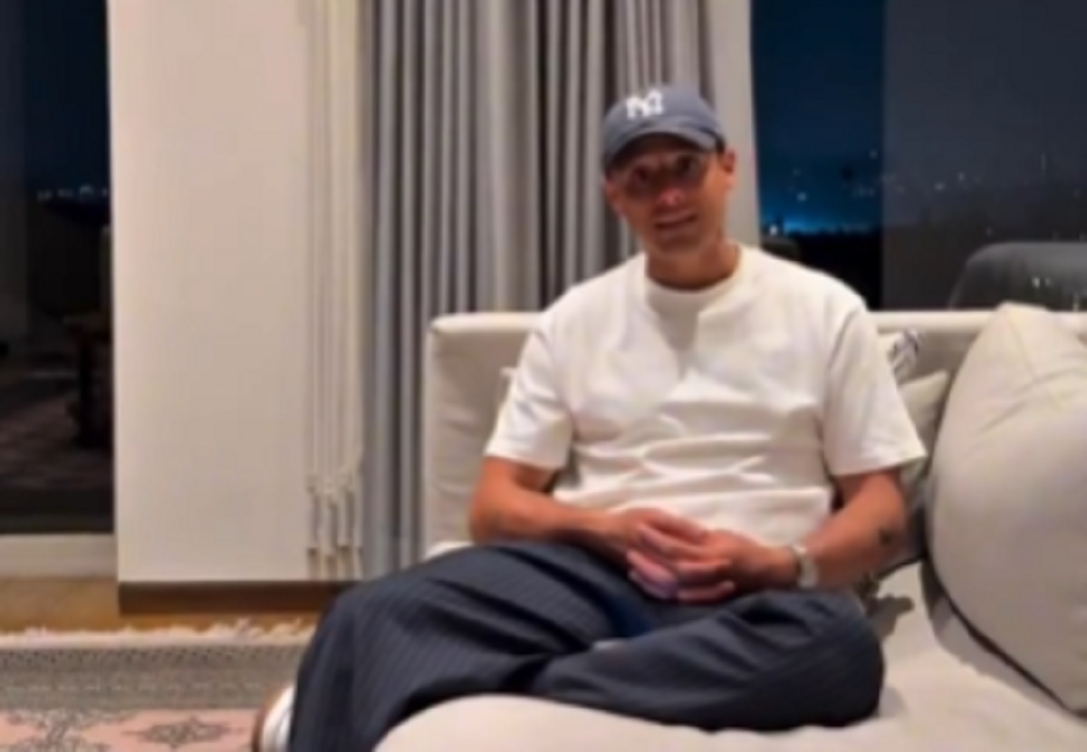 Seksistowski apel byłej gwiazdy Man United. "Sprzątajcie, dbajcie o dom" [WIDEO]
