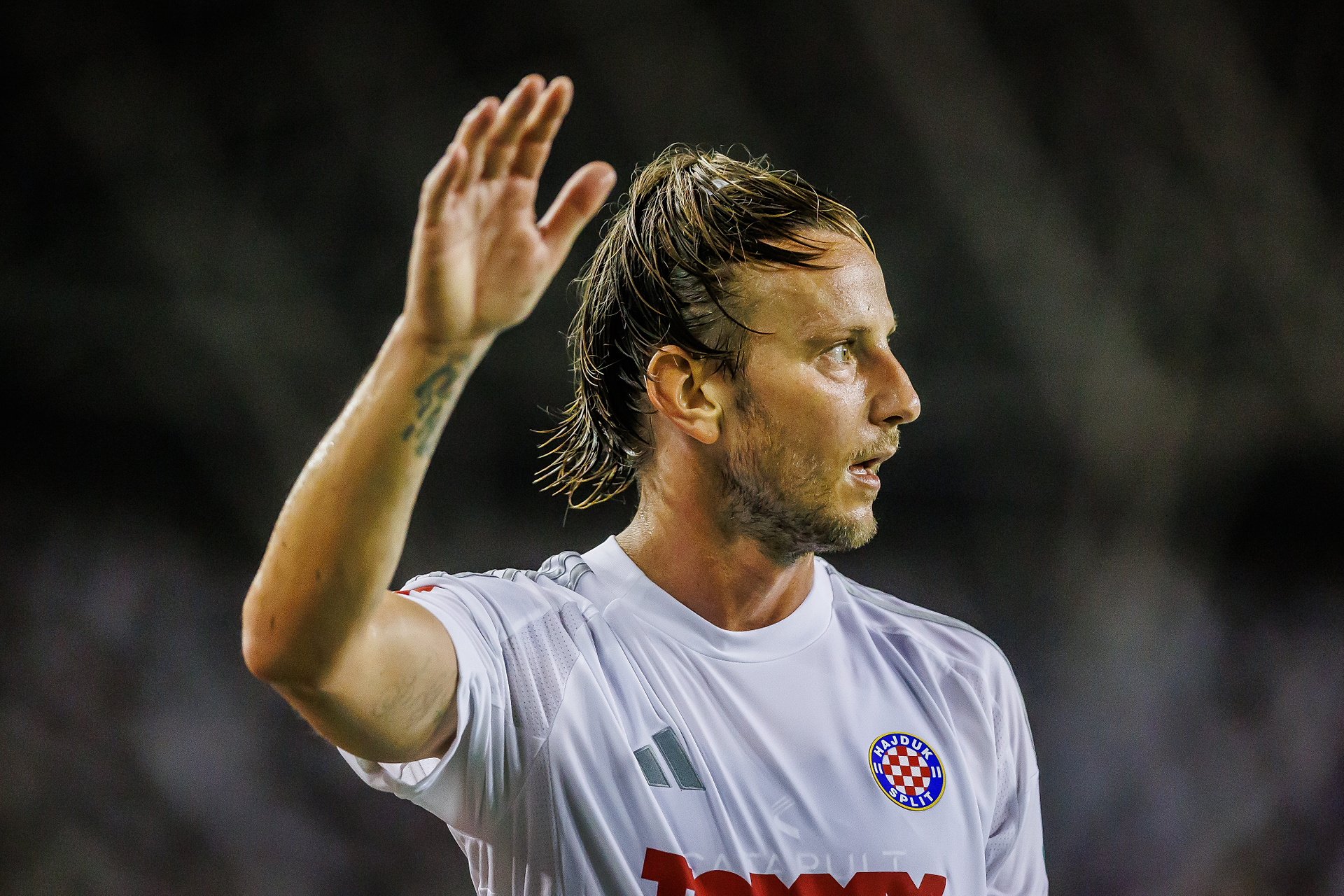 Rakitić wraca do świata futbolu. Sprawdzi się w nowej roli