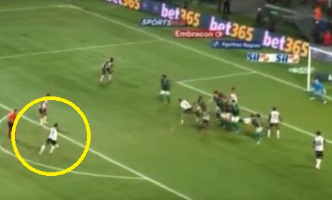 38-letni Hulk miażdży system. Dublet z rzutów wolnych! Prawie urwał siatkę [WIDEO]