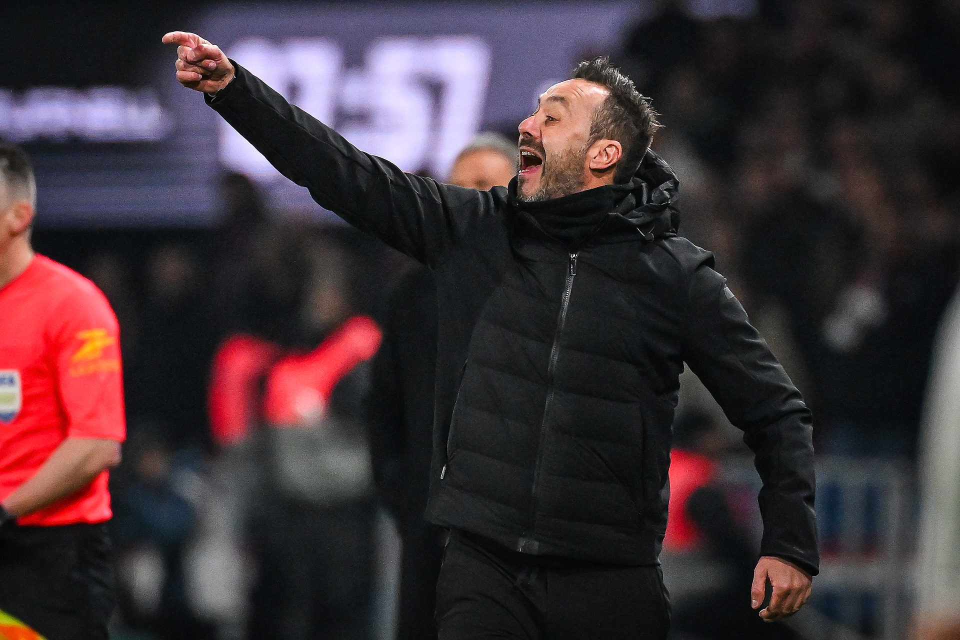 "Straciłem rodzinę dla futbolu". Znany trener nie gryzł się w język [WIDEO]