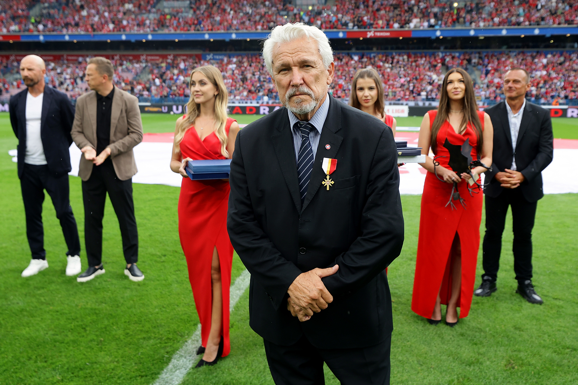 Wisła uhonorowała Kasperczaka. Piękne chwile przy Reymonta [WIDEO]