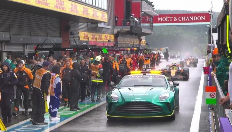 GP Belgii. Półtorej godziny opóźnienia, powrót Hamiltona, triumf Piastriego [WIDEO]