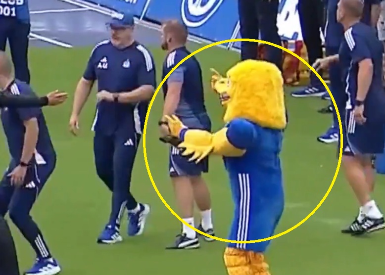 Maskotka wściekła na sędziego. Kuriozum na meczu Betclic 1 Ligi [WIDEO]