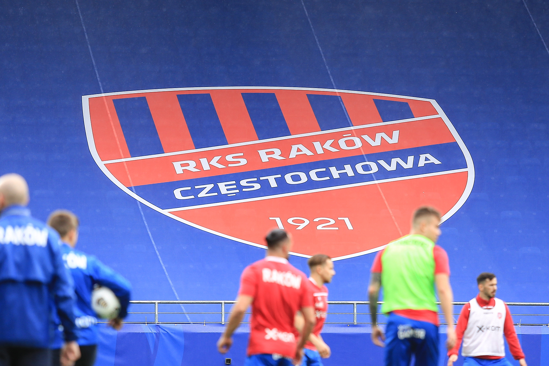Ładny gest Rakowa. Tak pomoże lokalnemu rywalowi