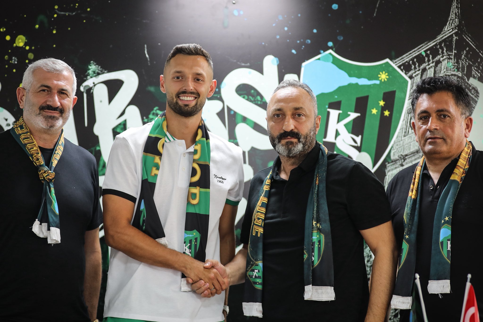 Transfer Wieteski ogłoszony! Grafik poszalał [ZDJĘCIE]