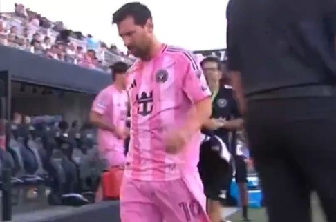 Messi musiał zejść z boiska po 10 minutach. Reakcja mówi wszystko [WIDEO]