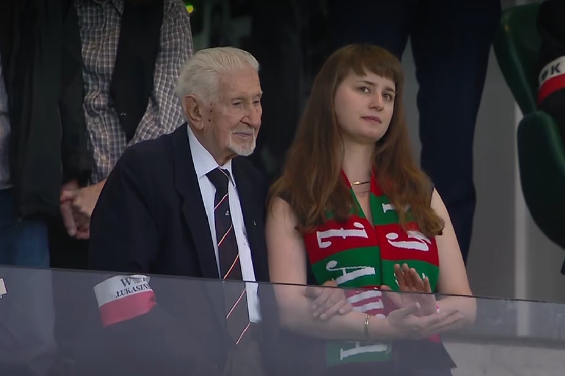Legia uczciła pamięć powstańców warszawskich. Specjalna oprawa meczu [WIDEO]