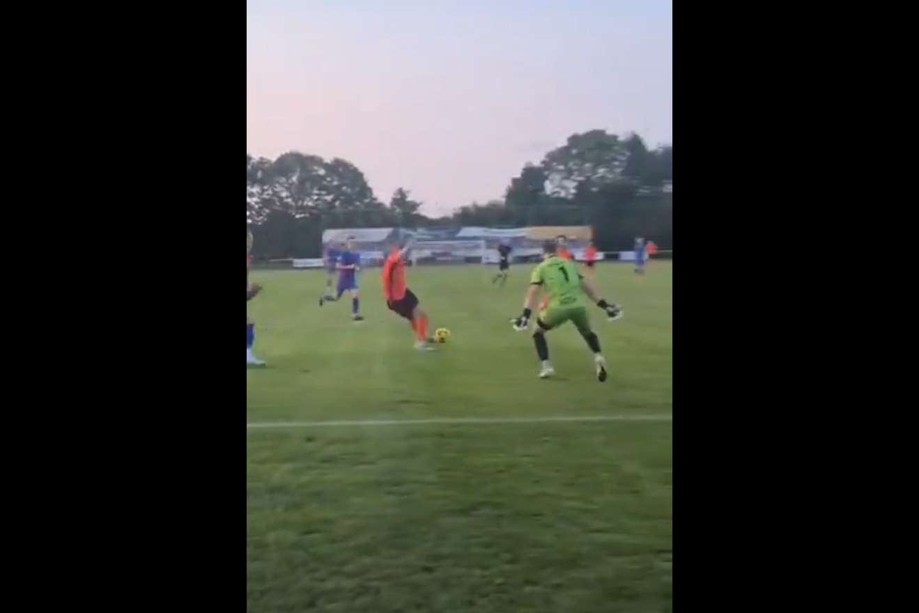 W Anglii już grają. I to jak! Fantastyczny gol [WIDEO]