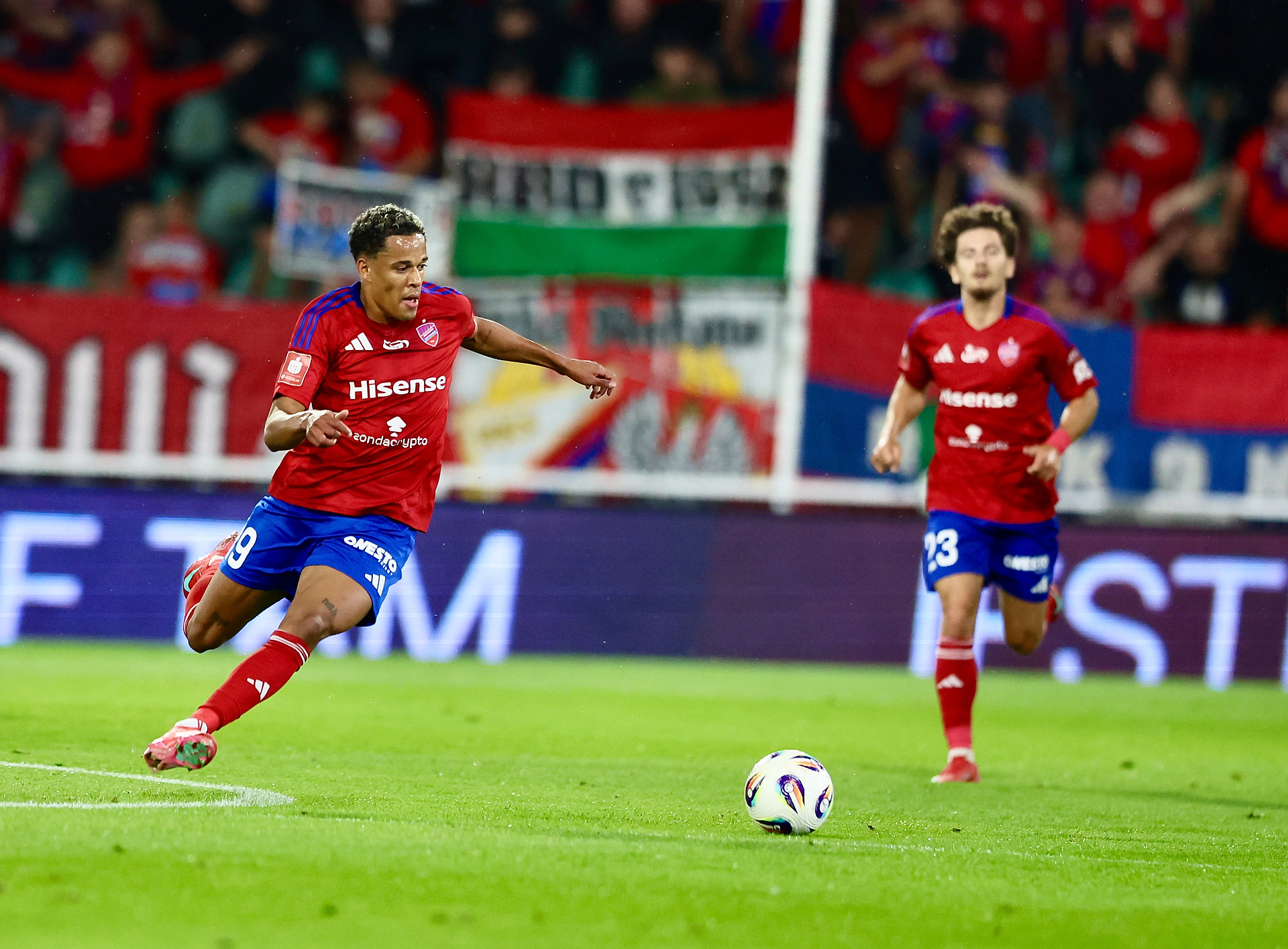 Katastrofa Rakowa. Falstart w walce o Ligę Konferencji [RELACJA]