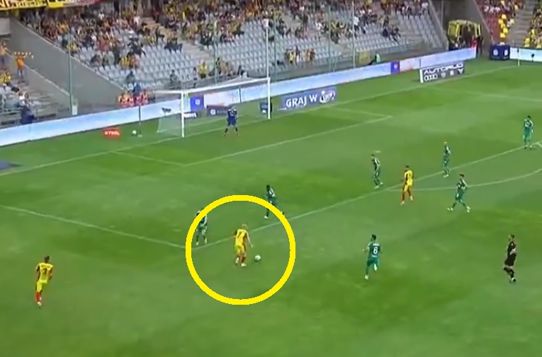 Cudowny gol w Ekstraklasie! Ale to zakręcił [WIDEO]