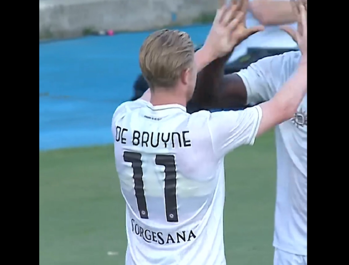 De Bruyne odpalił w Napoli. Zachwyca formą przed sezonem [WIDEO]