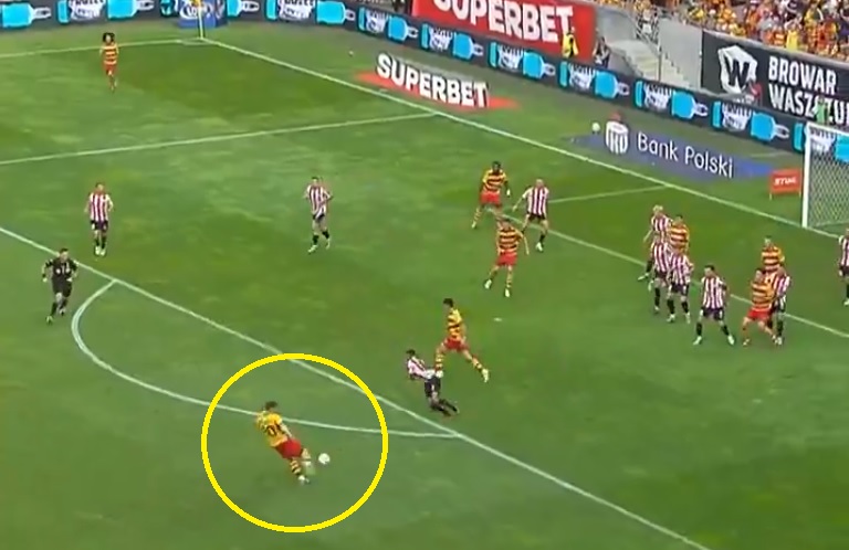 Ale urwał! Piękny gol talentu z Jagiellonii [WIDEO]