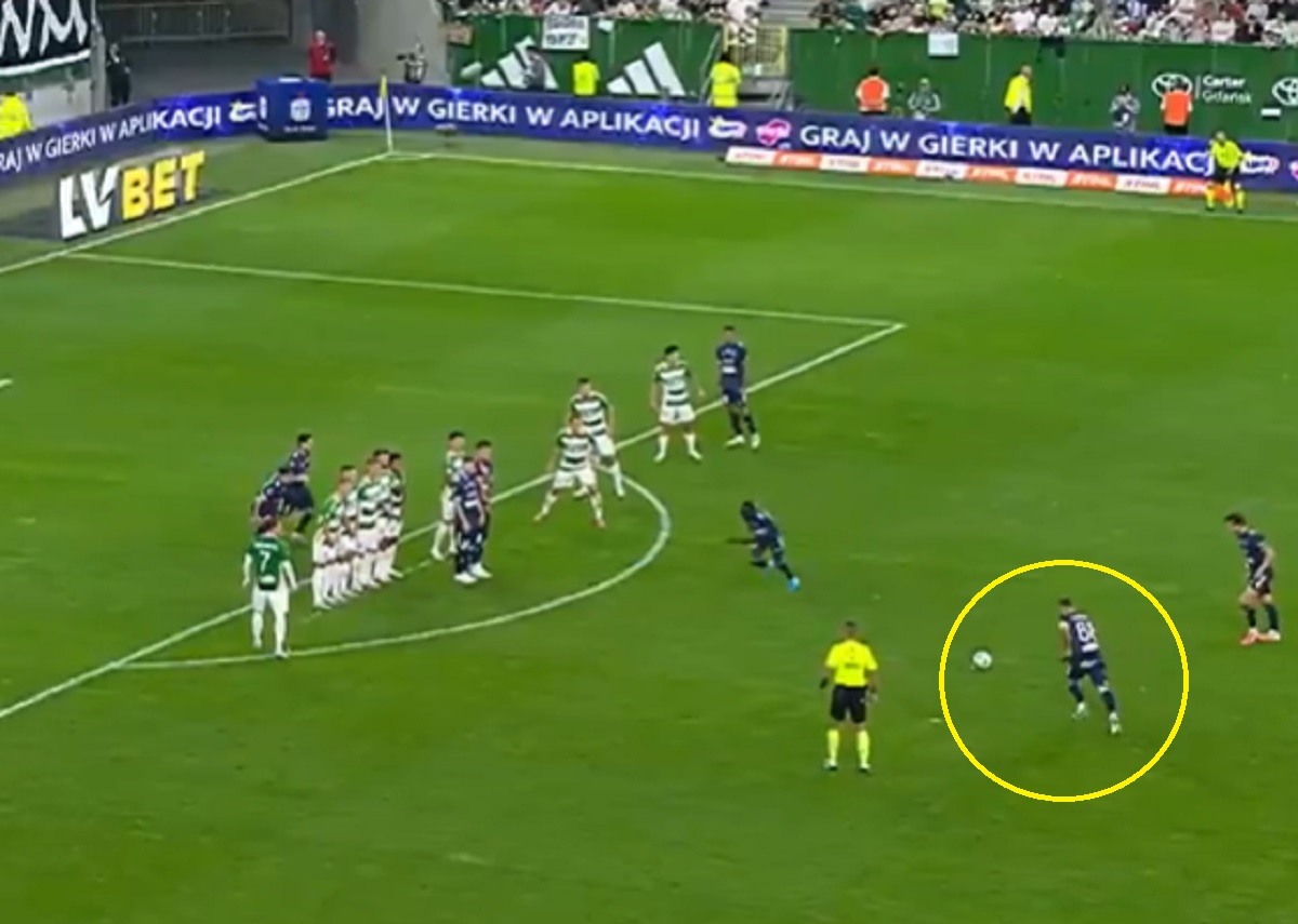 Ależ gol w Ekstraklasie! Idealnie z rzutu wolnego [WIDEO]