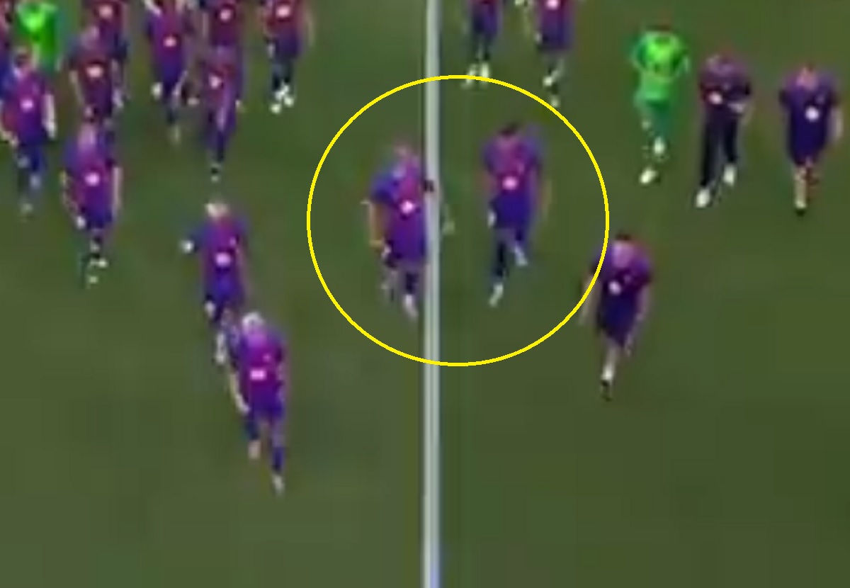 Lewandowski zaczął parodiować kolegę z drużyny. Sceny przed meczem [WIDEO]