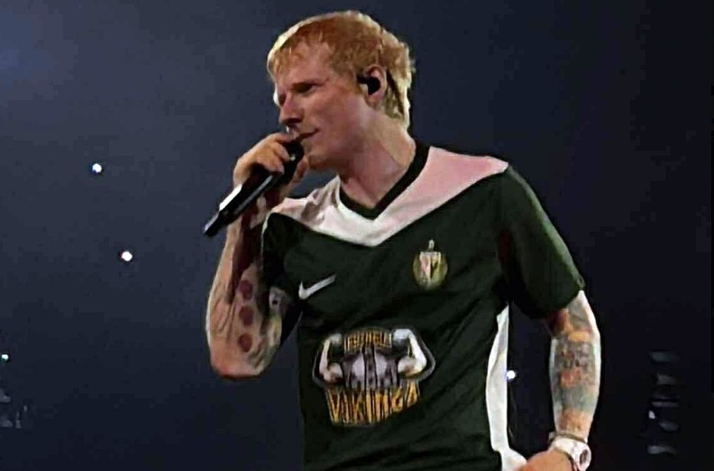 Ed Sheeran na koncercie... w koszulce polskiego klubu [ZDJĘCIE]