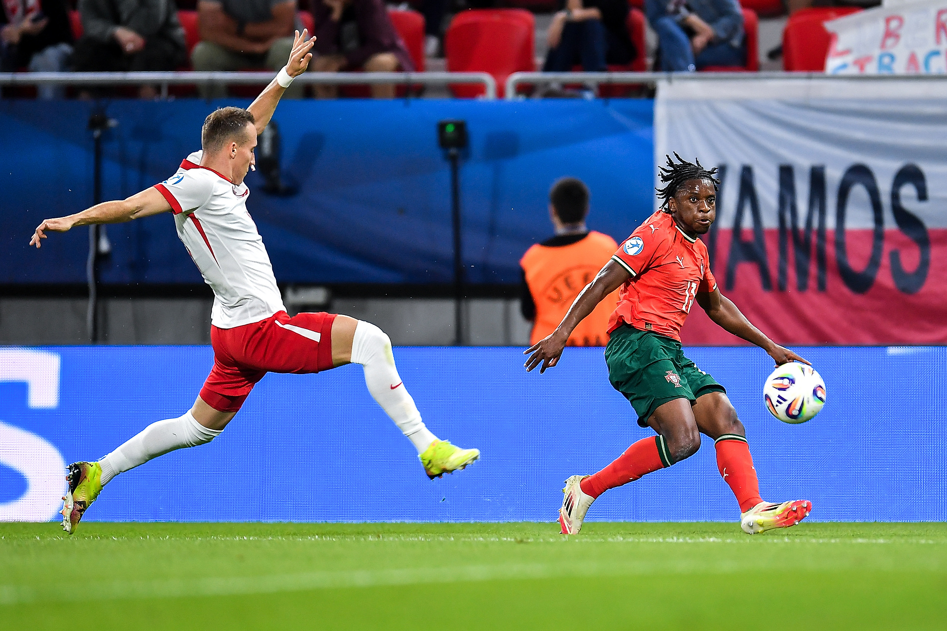 Nieoczekiwany transfer reprezentanta Polski. "Zdecydowany awans sportowy"