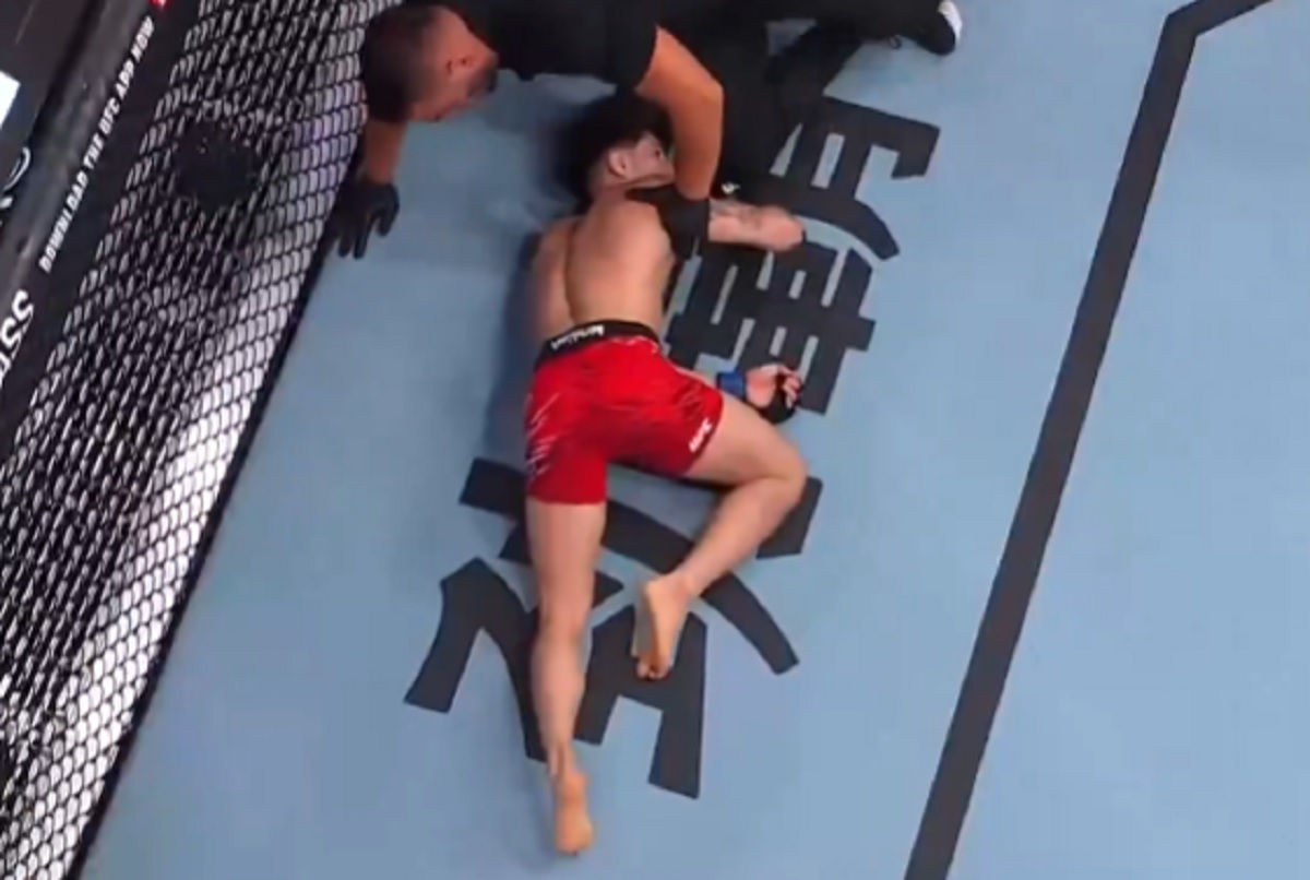 Zbierał łomot na UFC i wysłał rywala do spania. Jeden cios zmienił wszystko [WIDEO]