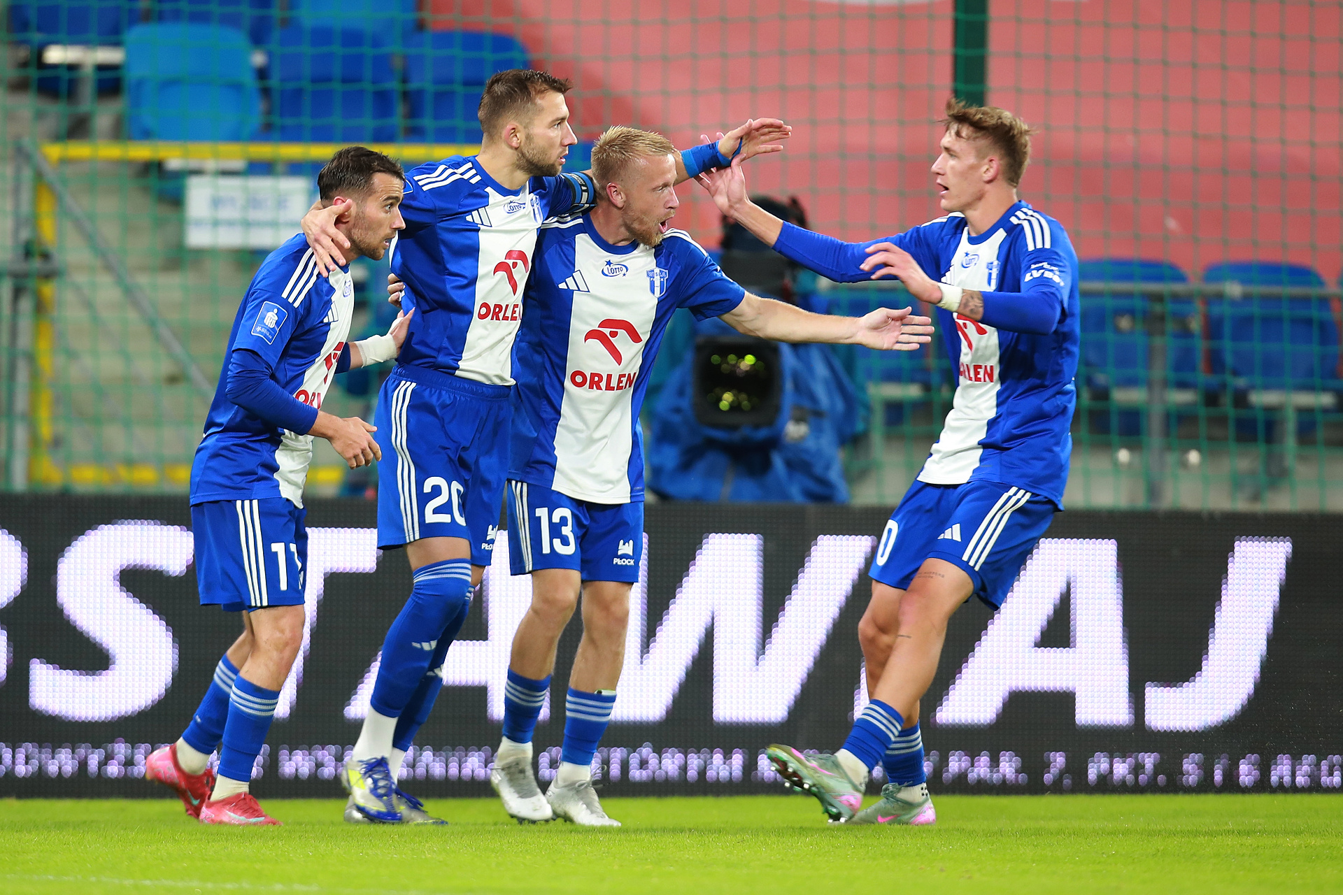 Sensacyjny lider wyszarpał zwycięstwo! Piękny gol w ostatniej akcji [WIDEO]