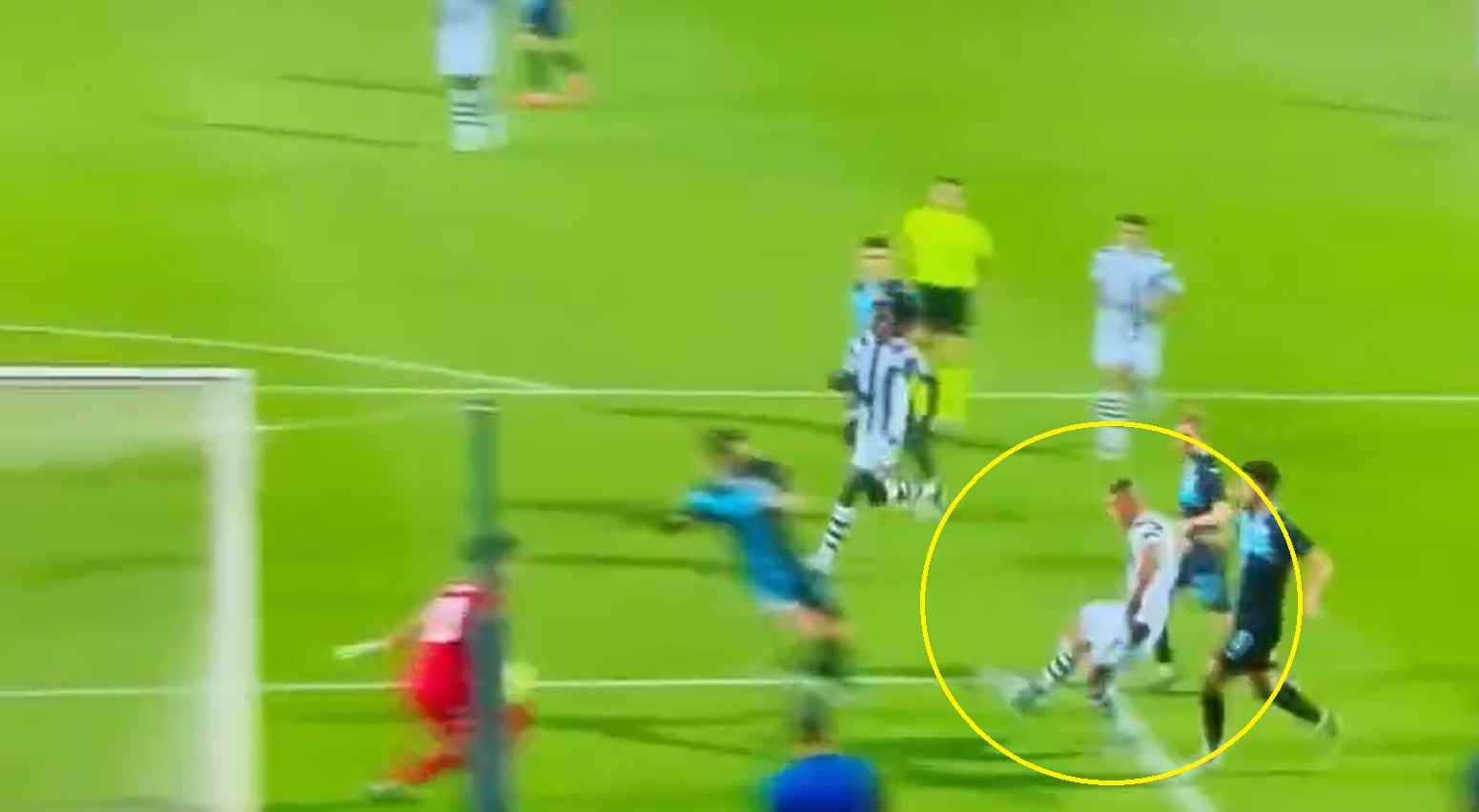 Co za gol byłego gracza Górnika Zabrze! Techniczny majstersztyk w pucharach [WIDEO]