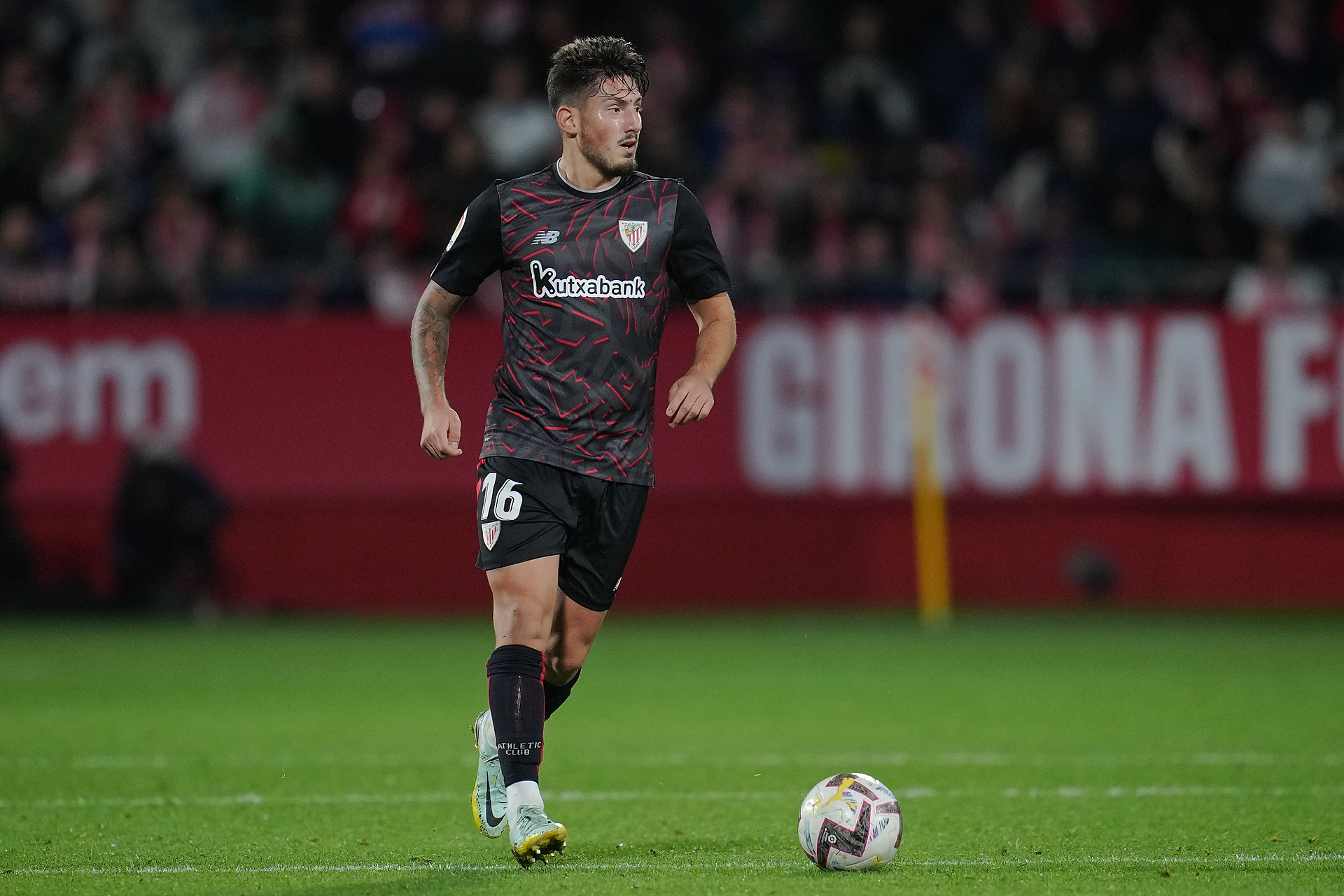 Pogoń Szczecin idzie grubo. Walczy o pomocnika z LaLiga