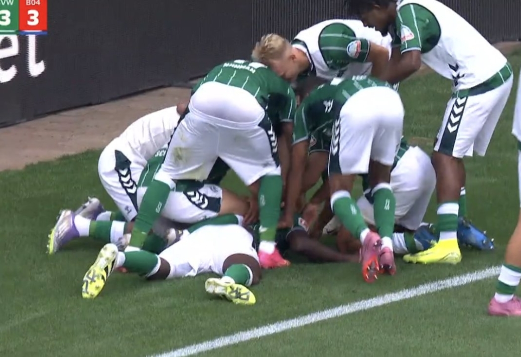 Bayer upokorzony w lidze! Prowadził 3:1, grał w przewadze i nie wygrał [WIDEO]