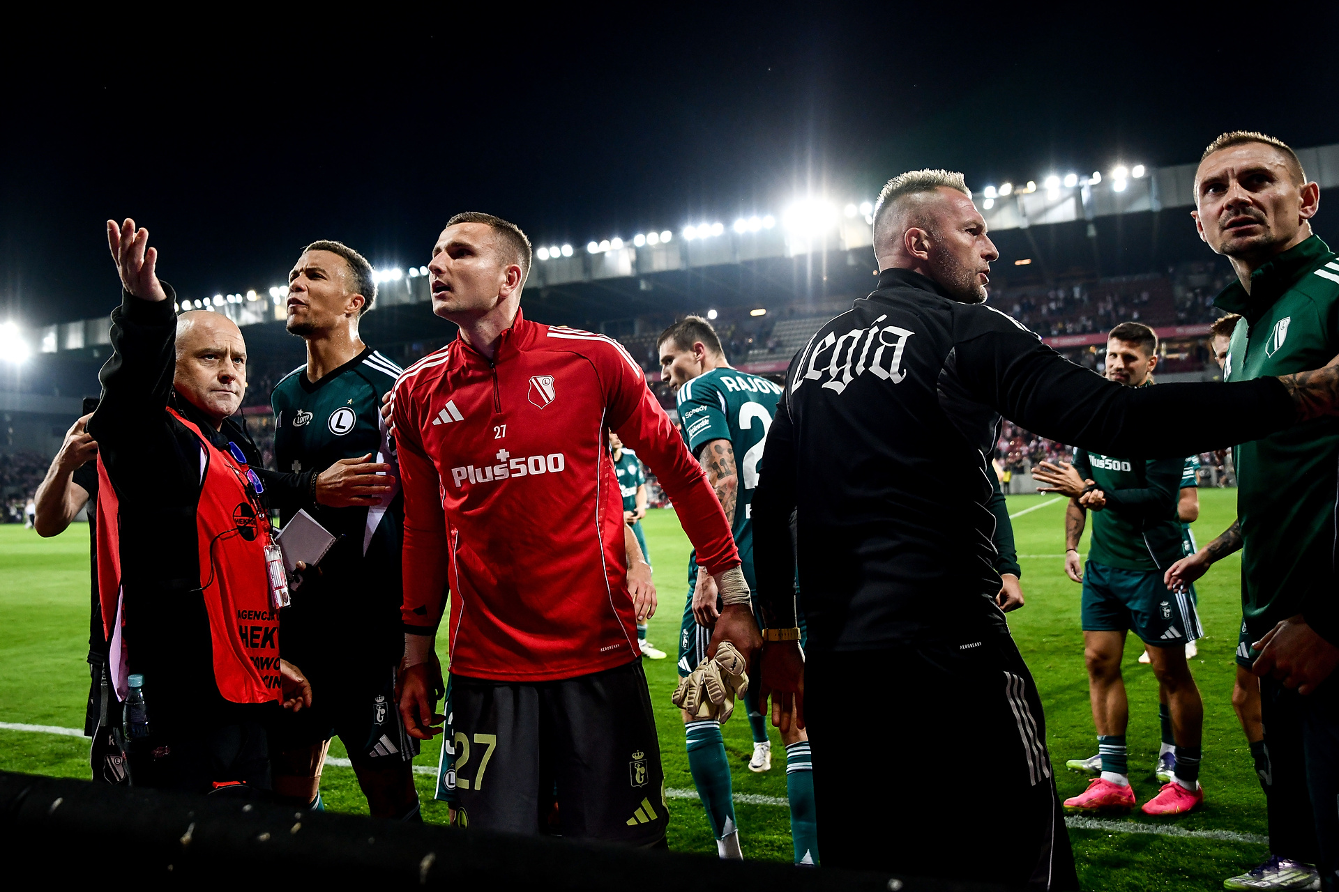 Media: W takim stanie Legia zostawiła szatnię. Zniszczenia w Krakowie [ZDJĘCIE]