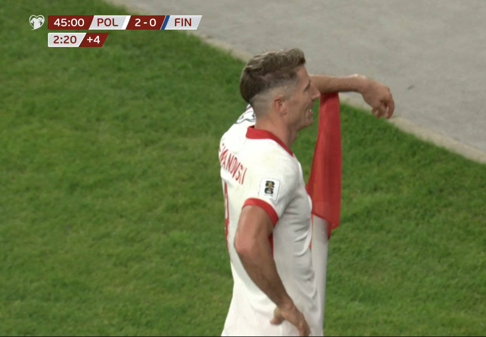 Lewandowski się przełamał! Cudowne podanie Zielińskiego! [WIDEO]