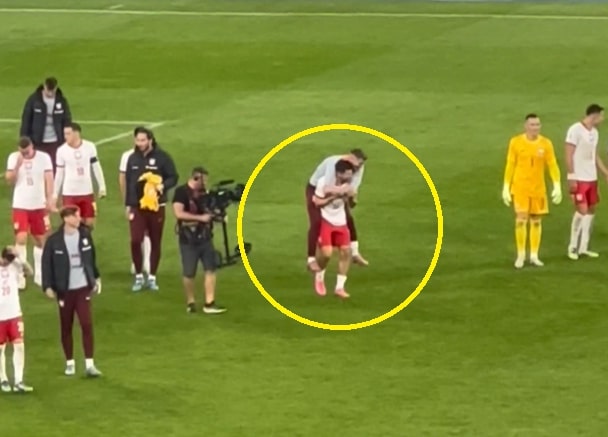 Pokazali, co zrobił Lewandowski po meczu. Atmosfera? Top [WIDEO]