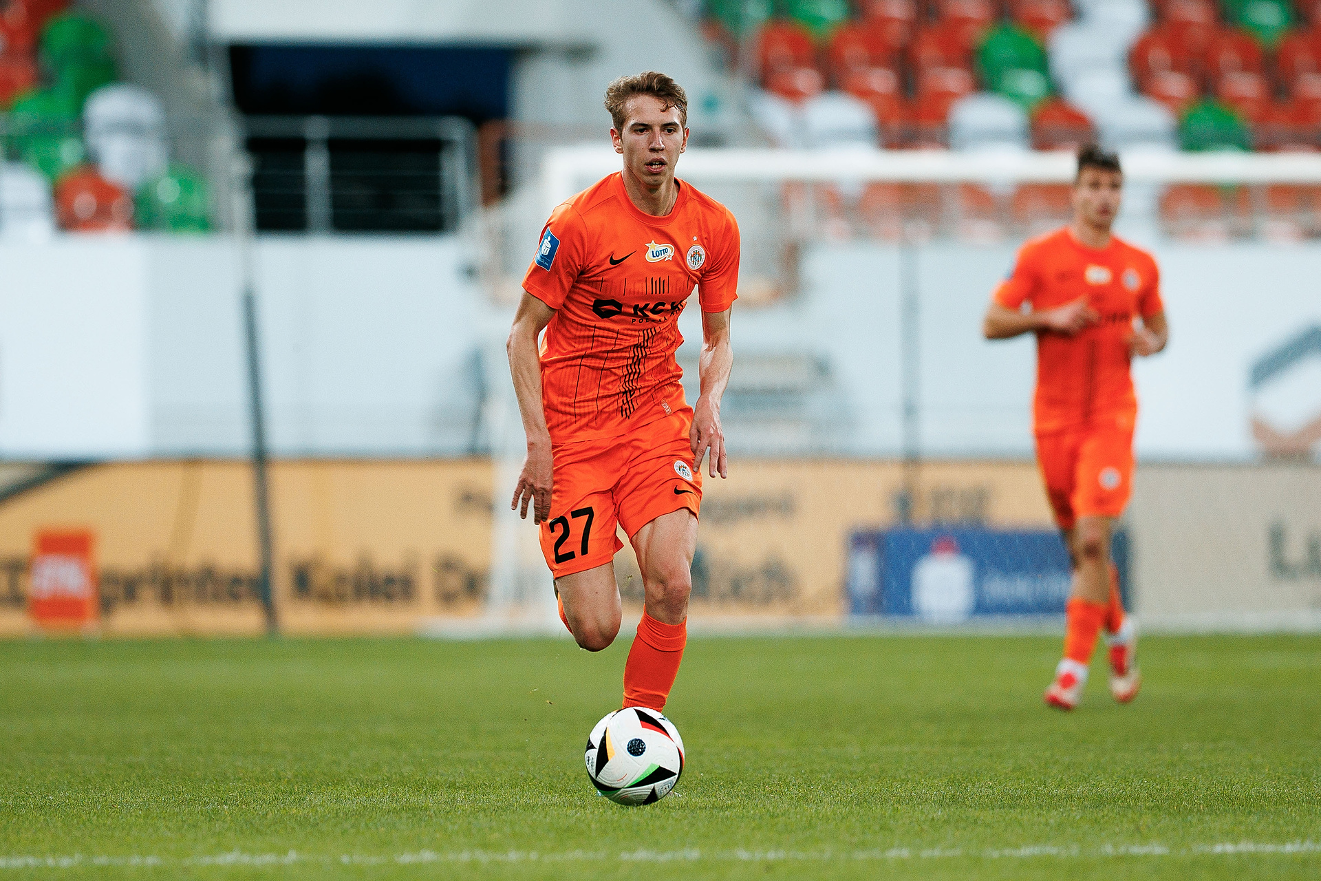 Lechia się zbroi. Ściąga piłkarza z ligowego rywala