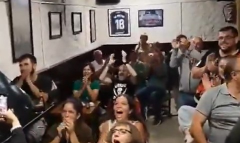Wspaniałe sceny podczas debiutu piłkarza w kadrze. Tylko spójrzcie [WIDEO]